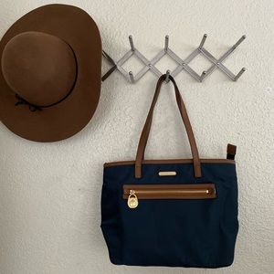 *Real Micheal Kors Hand Bag